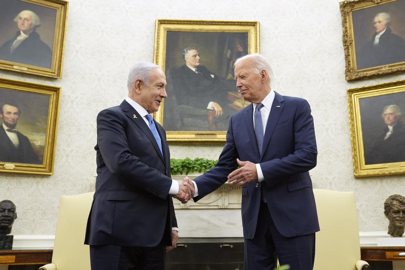 Le président américain Joe Biden a demandé au Premier ministre israélien Benjamin Netanyahu de travailler à conclure "rapidement" un cessez-le-feu. [Keystone - Susan Walsh - AP Photo]