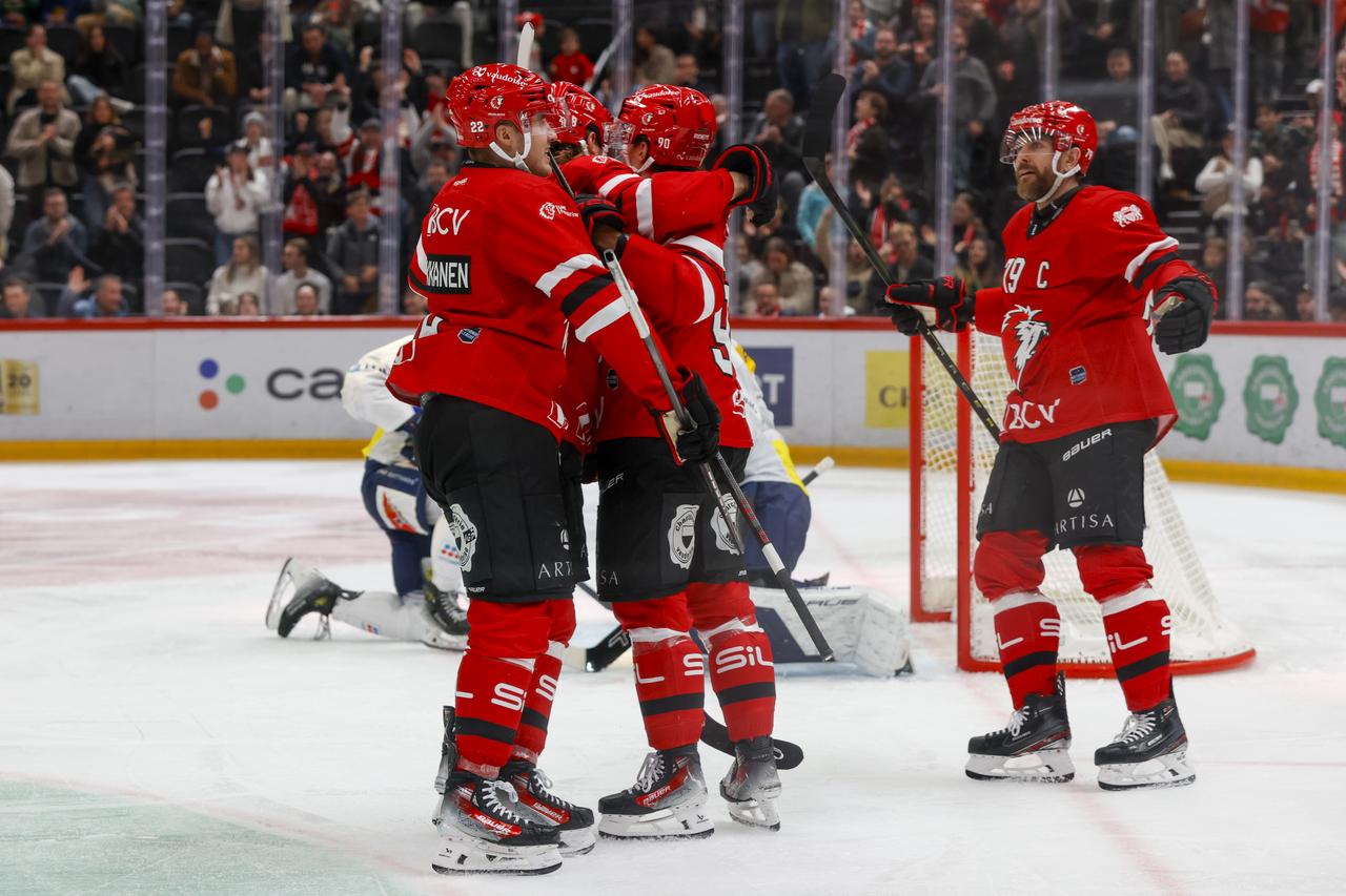 Les joueurs vaudois ont réussi à prendre le meilleur sur Ambri. [Estelle Vagne/freshfocus - Estelle Vagne]