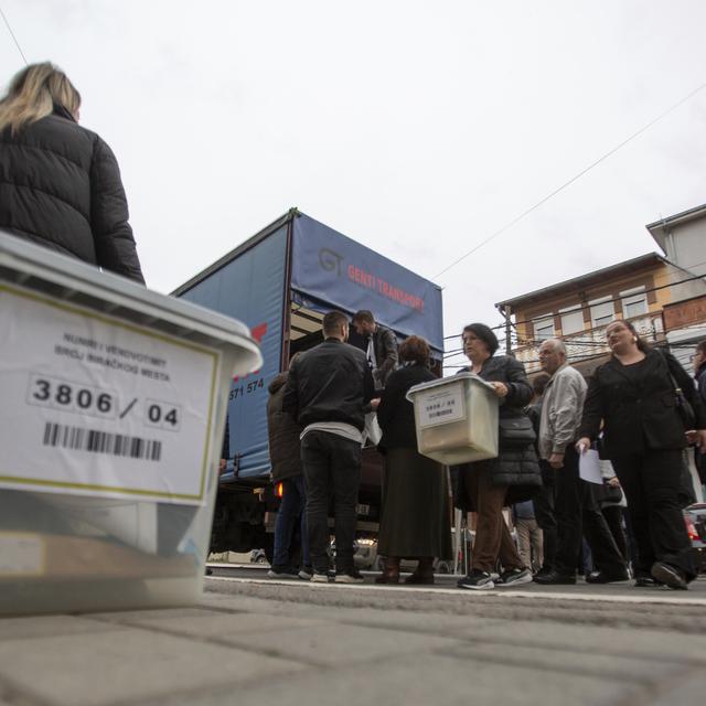 Les Serbes du Kosovo appelés à voter sur la révocation de maires albanais. [Keystone - Visar Kryeziu]