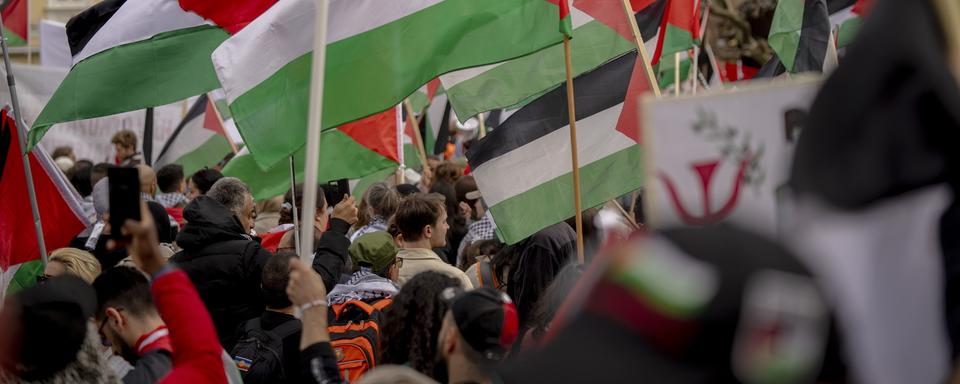 Des personnes manifestent contre la participation d'Israël à l'Eurovision à cause du génocide à Gaza. [Keystone/EPA - Ida Marie Odgaard]