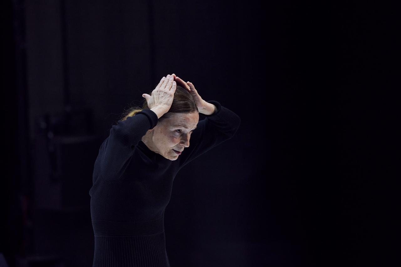 Dominique Reymond dans le rôle de Claire dans "L'amante anglaise" de Marguerite Duras, mise en scène signée Emilie Charriot. [Théâtre de Vidy-Lausanne - Sébastien Agnetti]