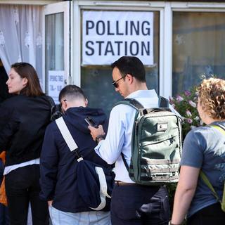 Les bureaux de vote ont ouvert pour les législatives au Royaume-Uni [Reuters]