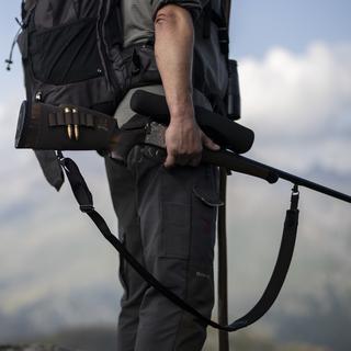 Ouverture de la chasse haute dans le canton du Valais. [Keystone - Gian Ehrenzeller]