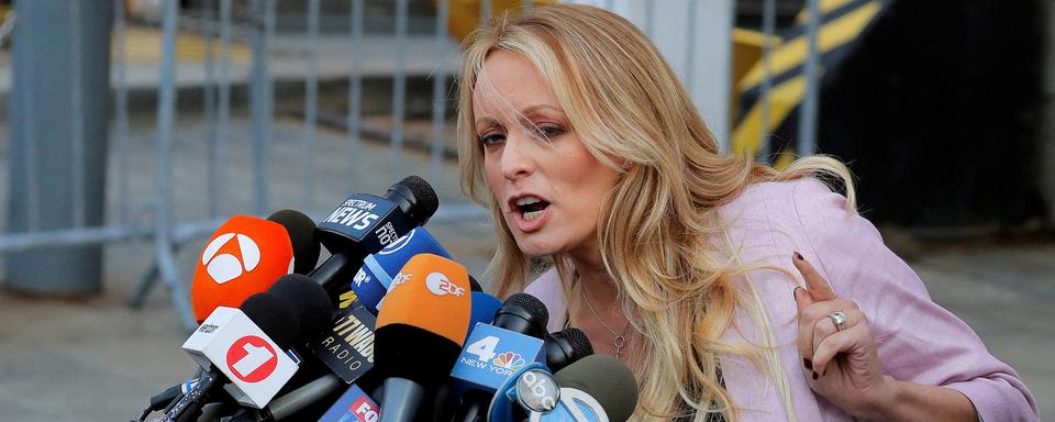 Stormy Daniels témoigne au procès de Donald Trump à New York. [reuters - Lucas Jackson]