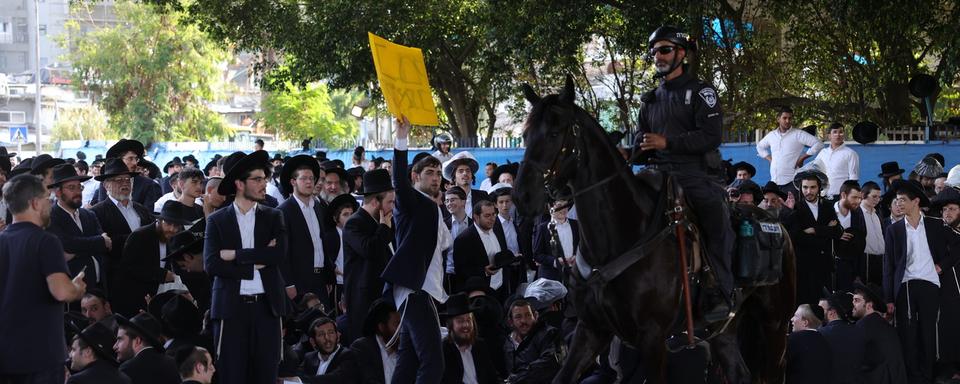 Manifestation de juifs ultra-orthodoxes en Israël le 01.04.2024. [EPA/Keystone - Abir Sultan]