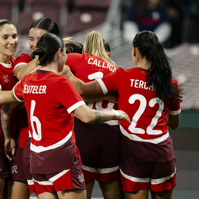 Football féminin: l'équipe de Suisse affronte l'Angleterre (image d'illustration). [Keystone - Jean-Christophe Bott]