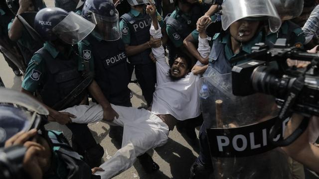 Près de 2500 arrestations après des violences au Bangladesh. [AFP - Anik Rahman / NurPhoto]