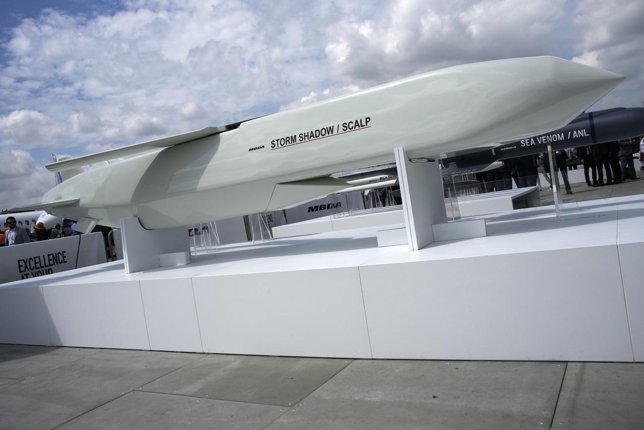 Un missile de croisière Storm Shadow/SCALP est exposé lors du Salon du Bourget, au nord de Paris, France, le 19 juin 2023 (image d'illustration). [KEYSTONE - LEWIS JOLY]