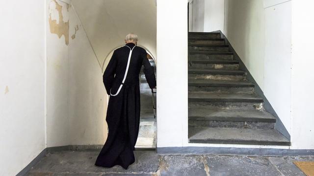 Un homme accusé dans l'affaire des abus sexuels à l'Abbaye de Saint-Maurice (VS) veut être réhabilité. [Keystone - Olivier Maire]