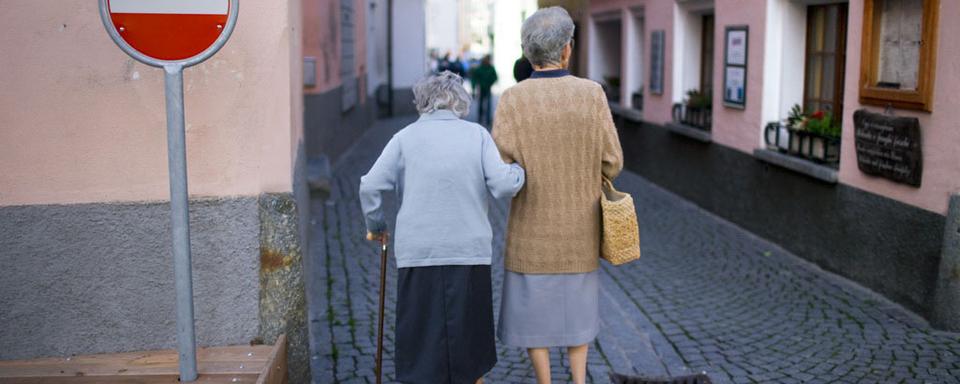 Des rentes AVS plus égalitaires dans le canton de Neuchâtel. [Keystone - Martin Rütschi]