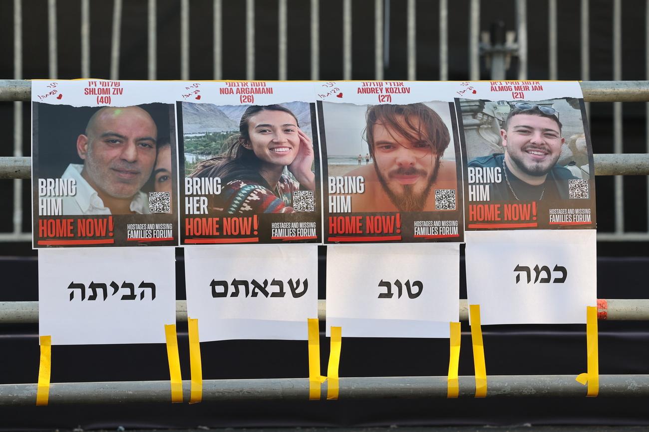 L'armée israélienne a annoncé samedi avoir libéré quatre otages israéliens. [Keystone - Abir Sultan - EPA]