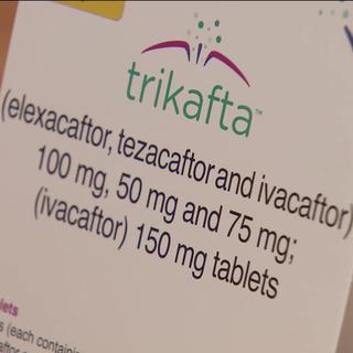 Le Trikafta, ce médicament qui bouleverse le quotidien des personnes atteintes de mucoviscidose. [RTSInfo]