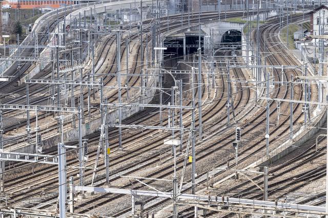 Des caténaires de la gare centrale de Zurich en 2021. [Keystone - Ennio Leanza]