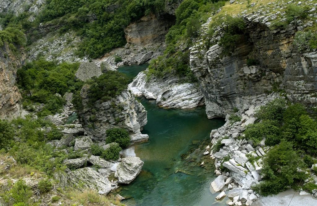 Les gorges de la Morača, rivière qui traverse également Podgorica, la capitale du Monténégro [Aurimages via AFP - Philippe Roy]