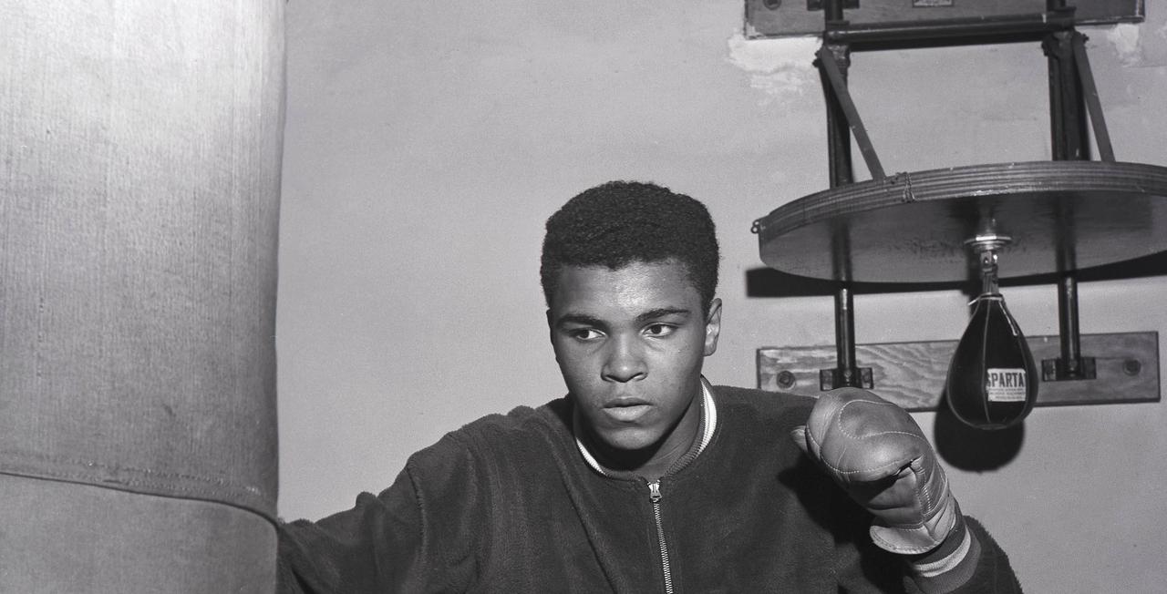 Mohamed Ali le 5 octobre 1960, lors de sa préparation pour son premier combat professionnel. [IMAGO/USA TODAY Network - IMAGO/The Courier-Journal]