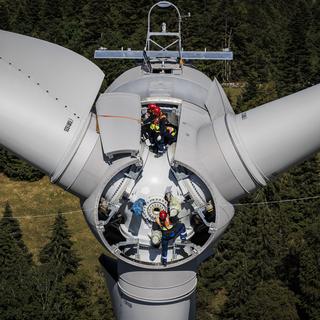 Les éoliennes du site de Sainte-Croix ont été mises en production début janvier 2024. [Keystone - Valentin Flauraud]