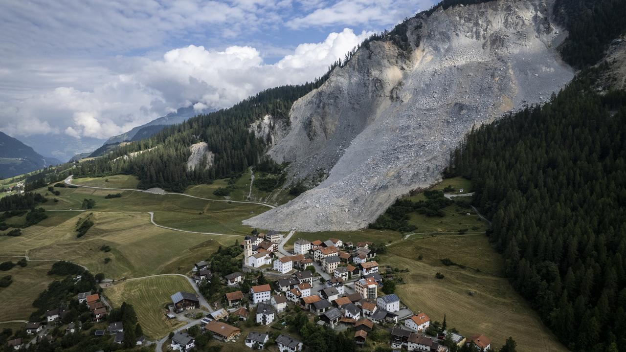La Suisse plutôt épargnée par les crues et éboulements en 2023. [Keystone - Gian Ehrenzeller]