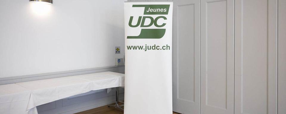 Les sections de jeunes de six partis demandent aux Jeunes UDC de se distancer de l'extrême droite. [Keystone]