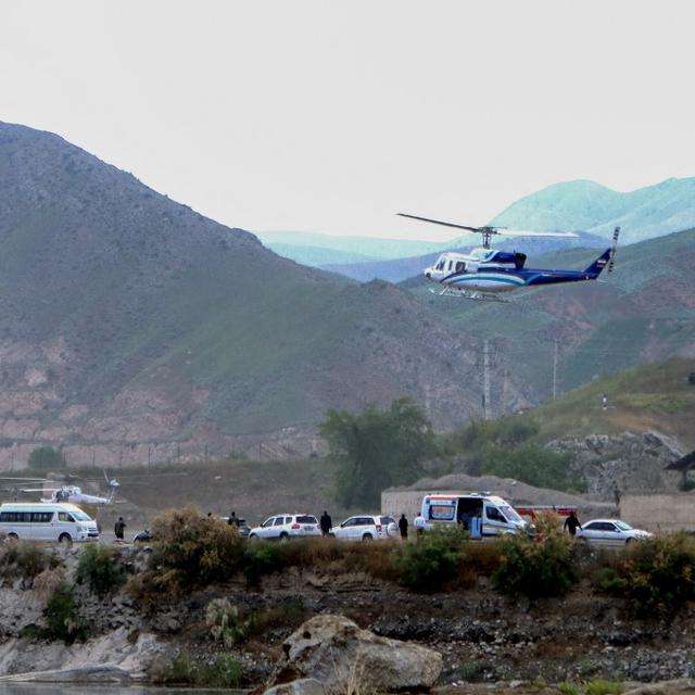 L'hélicoptère transportant le président Ebrahim Raïssi au moment de son décollage. [IRNA / AFP - Ali Hamed Haghdoust]