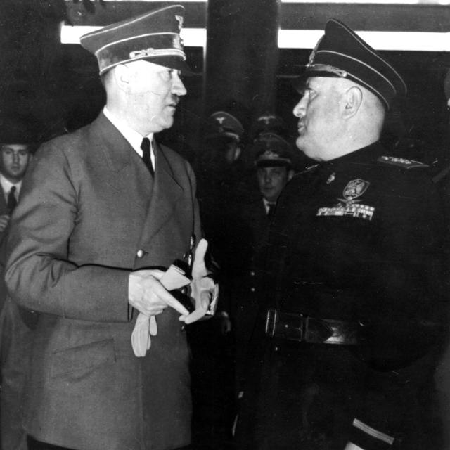 Adolf Hitler (1889-1945) et Benito Mussolini (1883-1945) [AFP - Photo12]