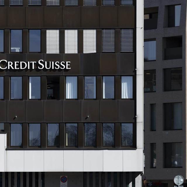 Les anciens cadres de la défunte grande banque Credit Suisse peuvent conserver leurs bonus. [Keystone]