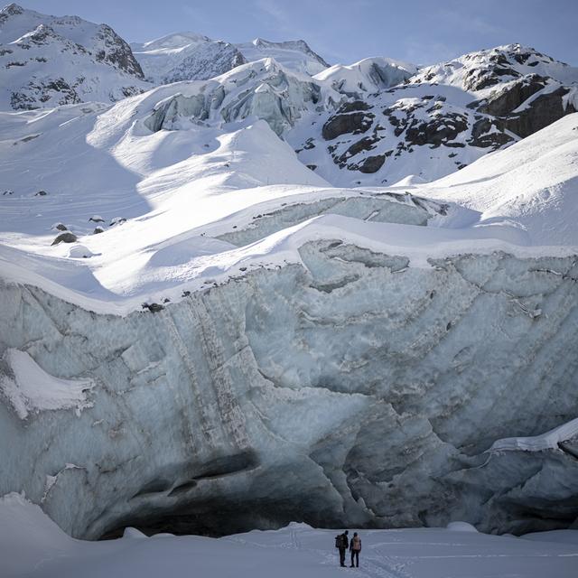 La météo a profité aux glaciers suisses (ici le glacier Morteratsch, février 2024) [Keystone - Gian Ehrenzeller]