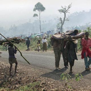 Des réfugiés lors du génocide au Rwanda en 1994. [Keystone]