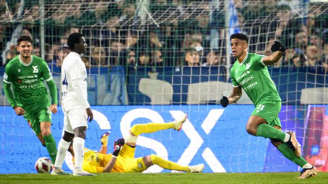 L'yverdonnois Kevin Carlos célèbre son but du 2-1 contre le FC Zurich, le 9 mars 2024. [Keystone - Laurent Gillieron]