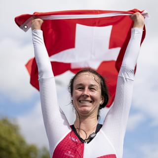 Flurina Rigling après sa victoire au contre-la-montre C2 lors des mondiaux de Zurich. [KEYSTONE - Til Buergy]