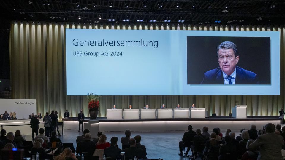 Le renforcement des fonds propre critiqué lors de l'assemblée générale d'UBS. [KEYSTONE - GEORGIOS KEFALAS]