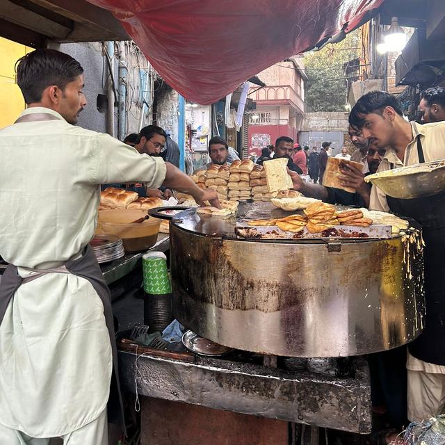 Karachi, capitale de la gastronomie indo-pakistanaise (1). [RTS - © Margot Davier]