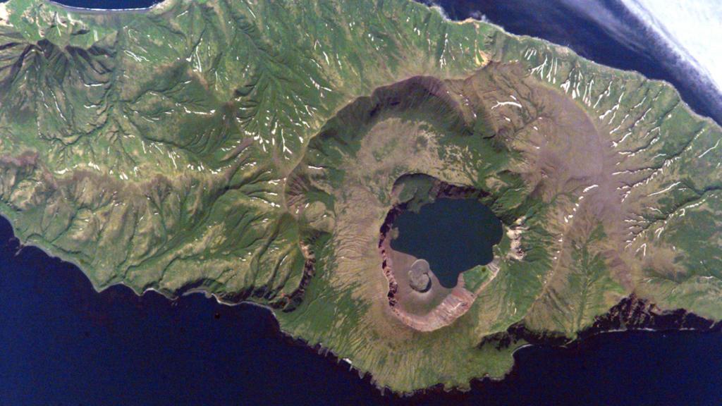 La caldera du volcan Zavaritskii [Smithonian Institution - National Museum of Natural History, Global Volcanism Program]