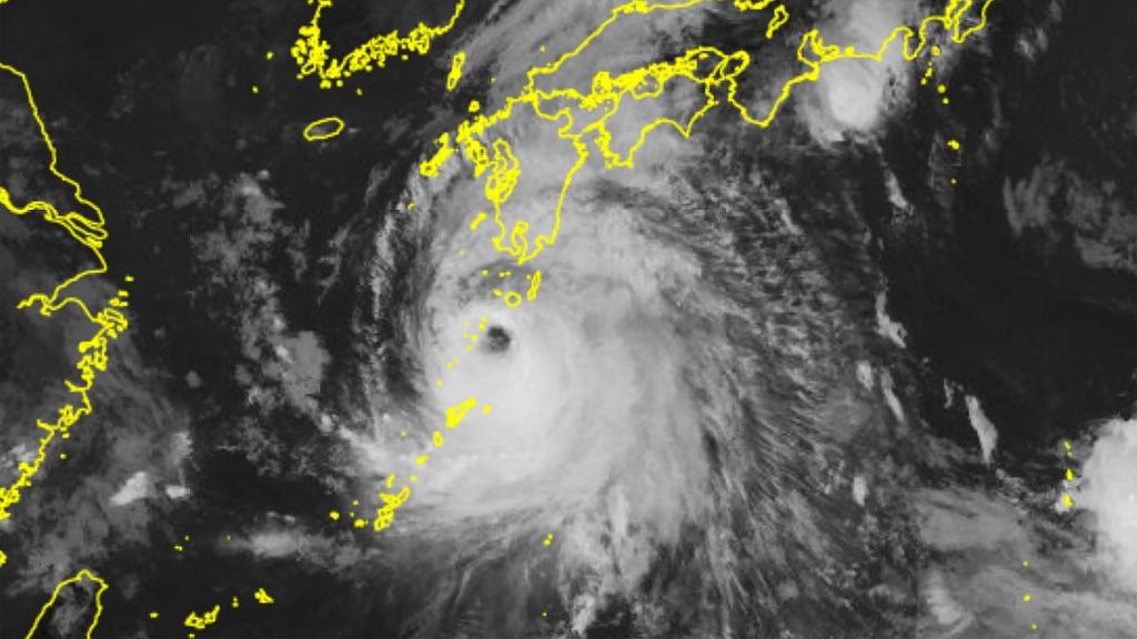 Le typhon Shanshan, attendu au Japon comme le plus puissant de l'année, a touché terre jeudi matin sur l'île principale du sud du Japon, Kyushu. [afp]