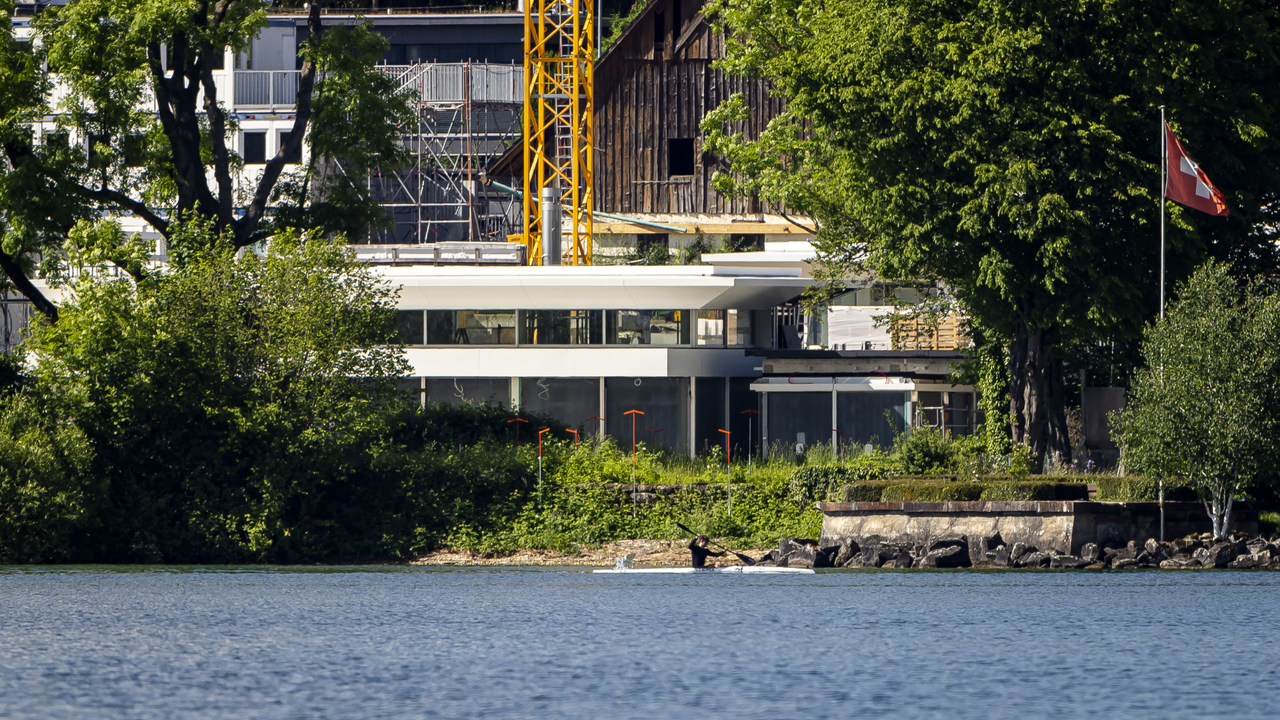 La Confédération fait recours contre le hangar à bateaux de Roger Federer. [KEYSTONE - MICHAEL BUHOLZER]