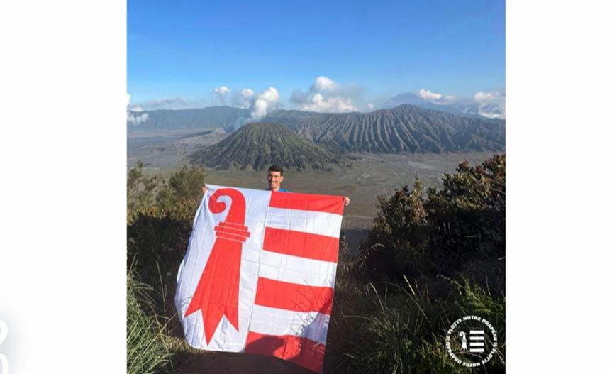 Un drapeau jurassien au bout du monde. [Alessio Donzé]