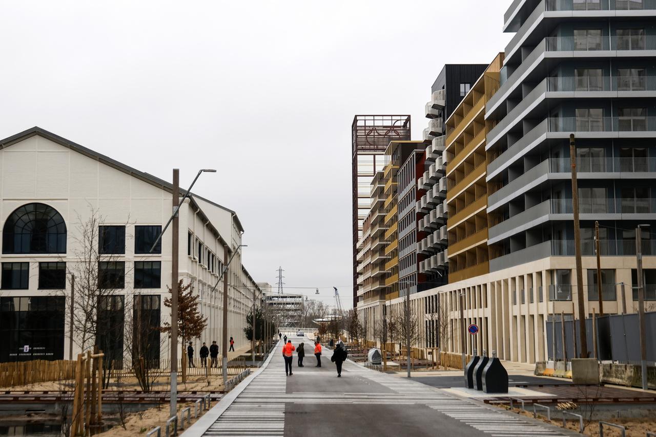 Jeudi 29 février: vue générale du village olympique de Paris 2024 le jour de son inauguration à Saint-Denis, dans le nord de Paris. Le village s'étend sur un site de 52 hectares. [KEYSTONE - LUDOVIC MARIN / POOL]