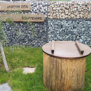 Un exemple, le jardin du souvenir de St Pierre de Clage en Valais. [RTS - Xavier Bloch]