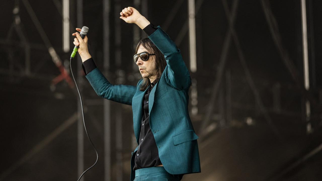 Bobby Gillespie du groupe Primal Scream, lors d'un concert en 2023 à Milan. [AFP - Roberto Finizio]