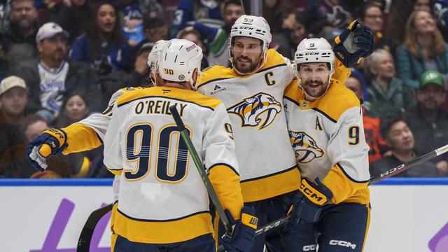 Roman Josi (au centre) a été le grand artisan du succès des Predators. [KEYSTONE - CHRISTOPHER MORRIS]