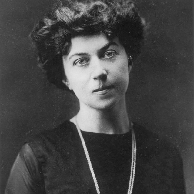 Aleksandra Kollontai (circa 1900). [Domaine public]