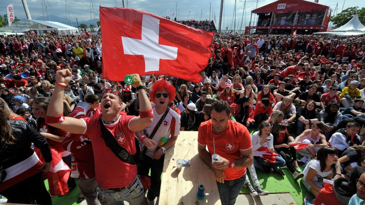 Bien que les fans zones soient toujours plus nombreuses en Suisse, leur rentabilité n'est pas assurée. [Keystone - Dominic Favre]