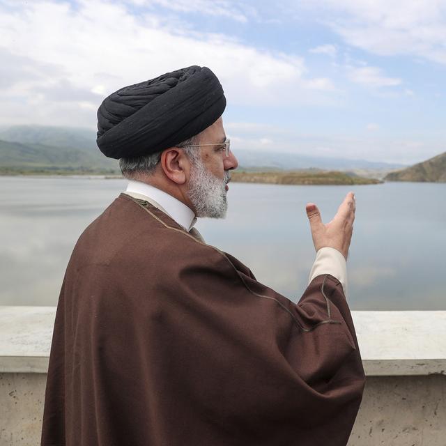 Le président iranien Ebrahïm Raïssi participait à une inauguration d'un barrage sur la frontière commune avec son homonyme en Azerbaïdjain avant l'accident. [Keystone/AP - Iranian Presidency Office]