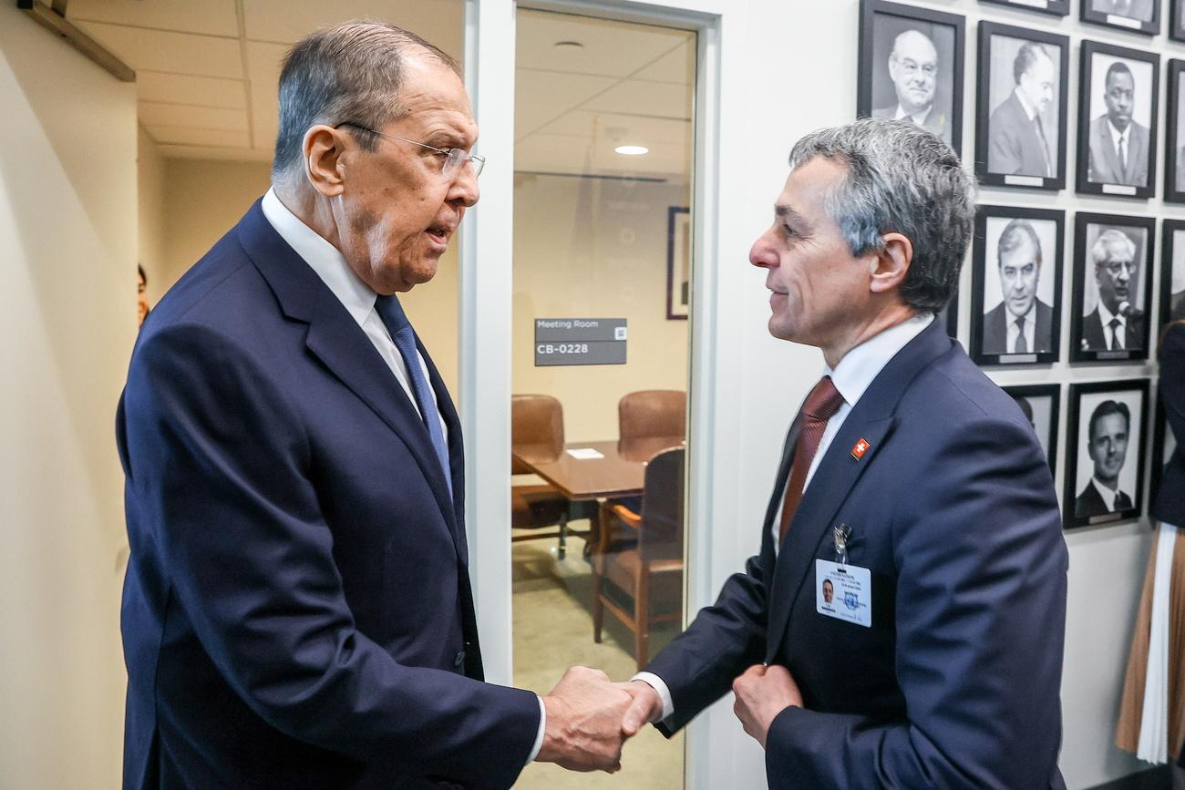 Le ministre russe des affaires étrangères Serguei Lavrov et le conseiller fédéral Ignazio Cassis s'étaient déjà rencontrés le 23 janvier 2024 à New York. [Keystone]