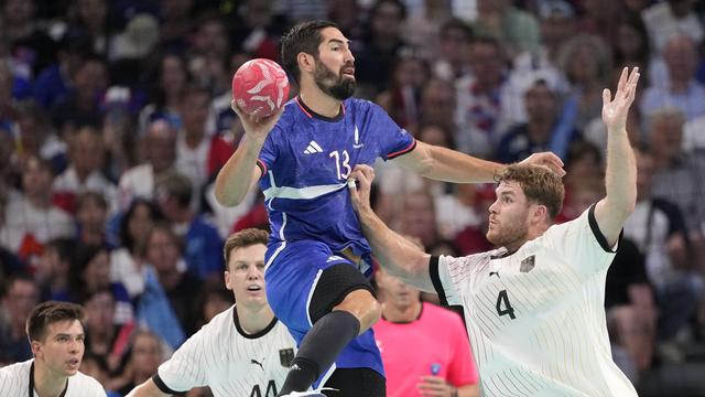 Nikola Karabatic et ses coéquipiers menaient de 3 buts à la mi-temps (17-14). [KEYSTONE - BRIAN INGANGA]