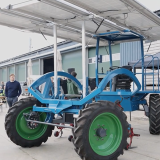 Eurêka - Un tracteur 100% solaire. [RTS - © NPPL Martin Smit]