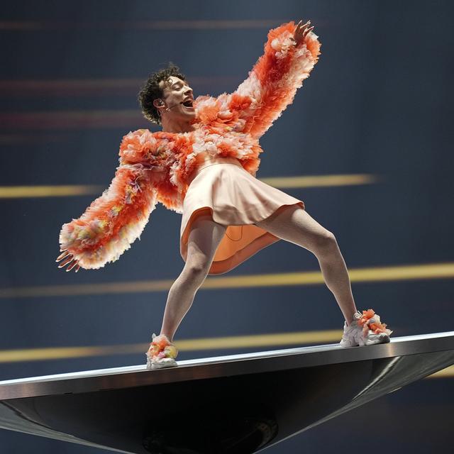 Le Biennois Nemo défend samedi les couleurs de la Suisse en finale de l'Eurovision à Malmö, en Suède. [Keystone - Martin Meissner - AP Photo]