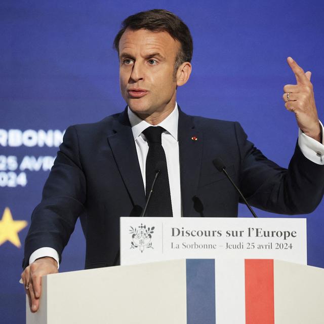 Le président français Emmanuel Macron prononce un discours sur l'Europe dans l'amphithéâtre de l'Université de la Sorbonne à Paris, le 25 avril 2024. [reuters - Christophe Petit Tesson]