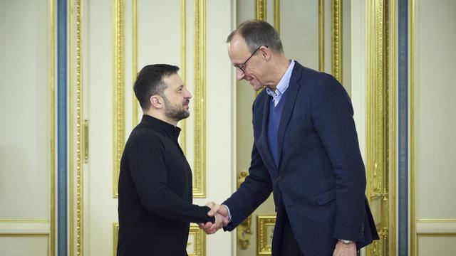 Friedrich Merz, favori des législatives allemandes, est en visite lundi à Kiev [Keystone - service de presse de la présidence ukrainienne]