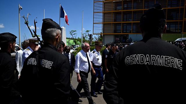 Le nouveau Premier ministre français François Bayrou a promis lundi à Mayotte un plan d'aide avec "des réponses rapides". [AFP - Julien de Rosa]