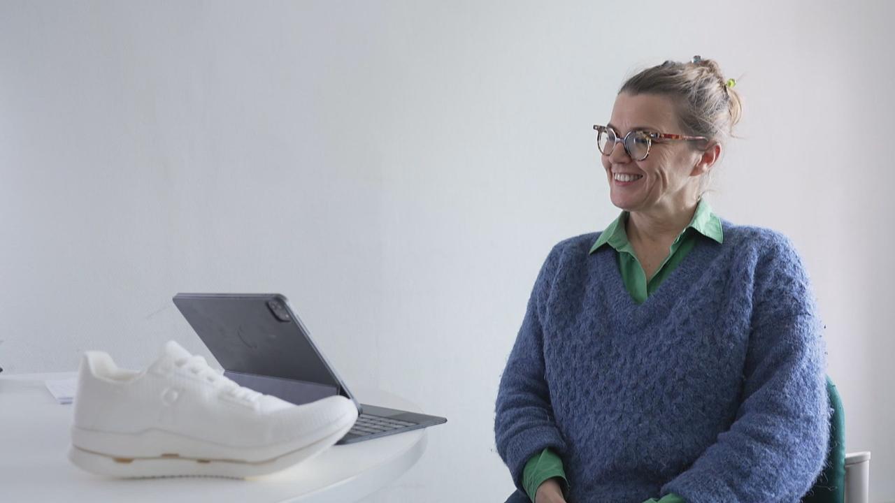 Nathalie Gontard, spécialiste du recyclage des plastiques et directrice d’un laboratoire à l’INRAE Montpellier [RTS/Temps Présent - Jean-Marc Chevillard]